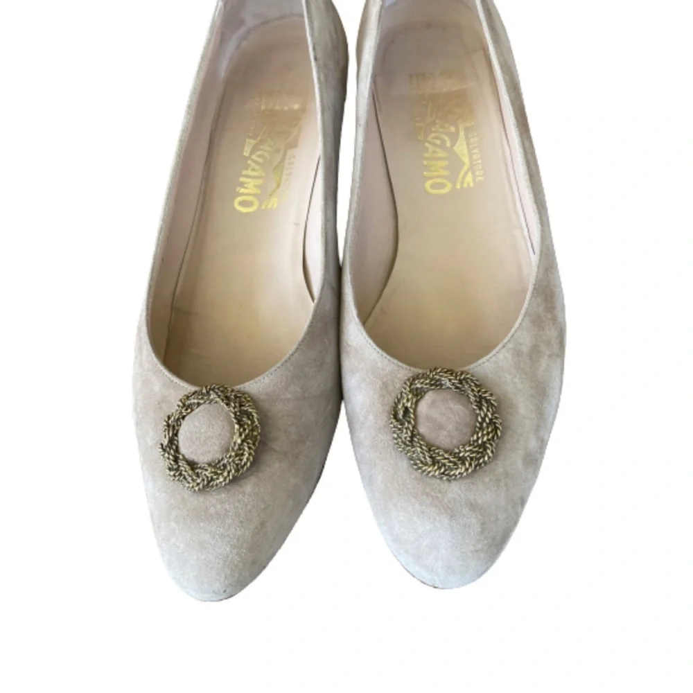 Salvatore Ferragamo vintage suede Narrow kitten heels size 7 1/2 AA